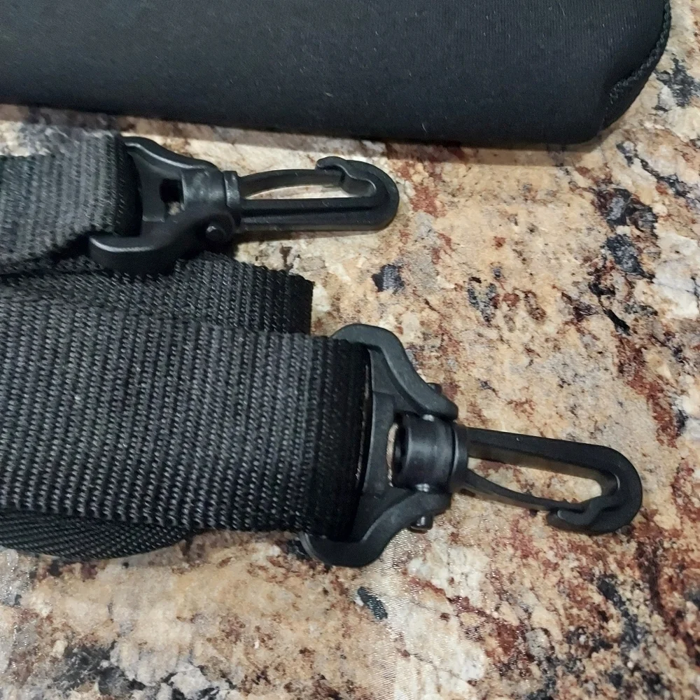 Laptop carry case